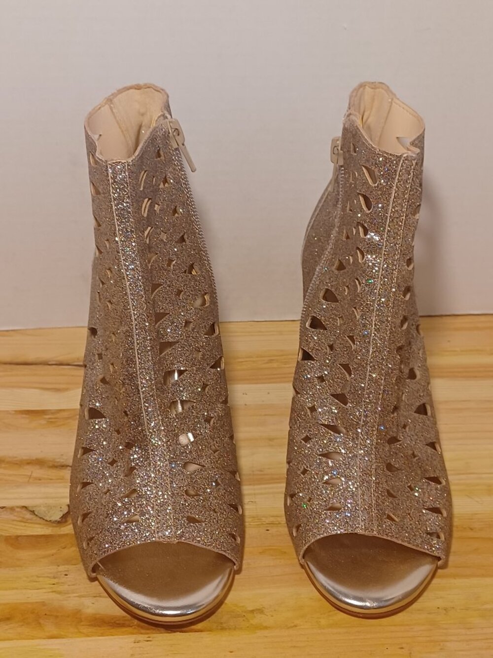 Nine West Women's Rilynno Gold Cutout Peep-Toe High Heels Size 8